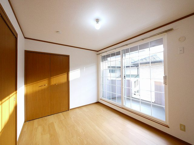 シャトーローリエＡの寝室|落ち着いた色調の寝室です