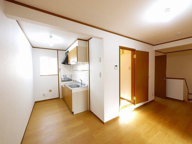 シャトーローリエＡの居間・リビング|ゆったり過ごせる居間です