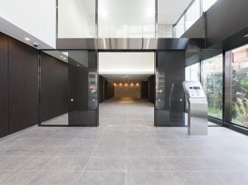 ルフォンプログレ滝野川のエントランス