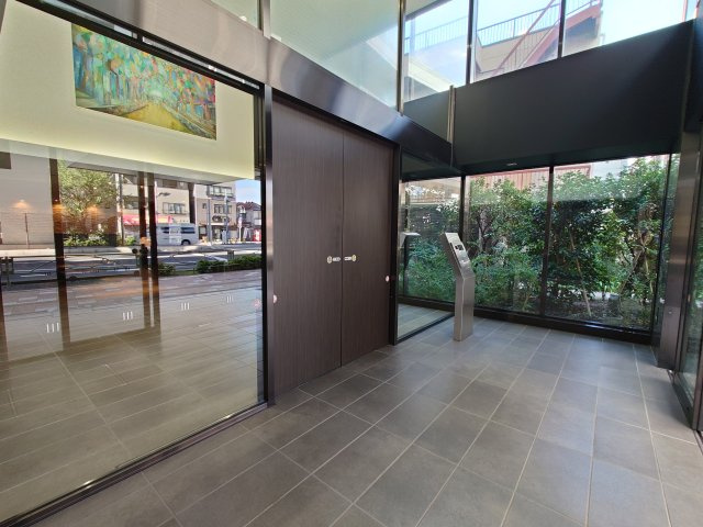 ルフォンプログレ滝野川のエントランス