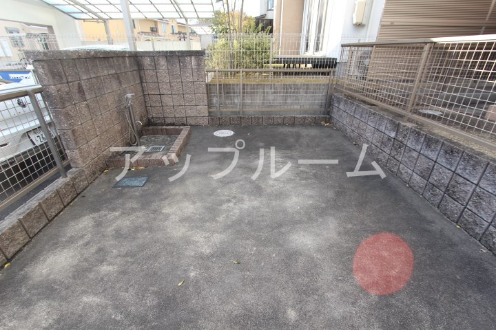 グランシャリオ　Ⅴの駐車場