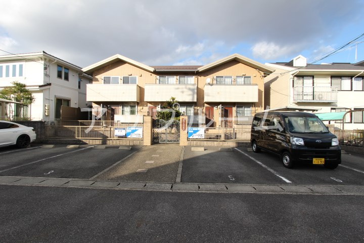 グランシャリオ　Ⅴの駐車場