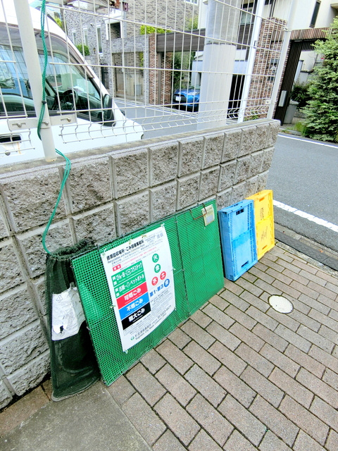 オアシスＱのその他共用部分|★ゴミ置き場も敷地内にあります★