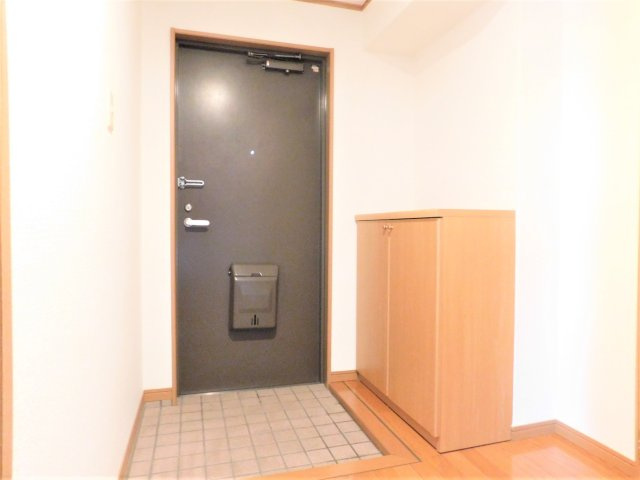 エスポワール2000の玄関|明るい玄関です