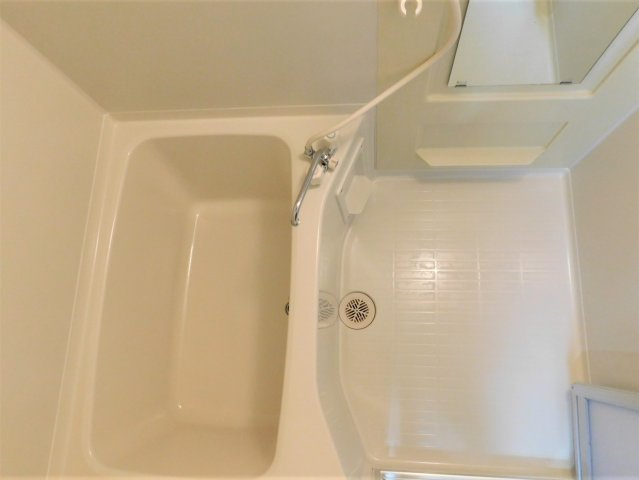 エスポワール2000の浴室|日々の疲れを癒すお風呂付です