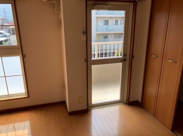 エスタシオンの洋室|同建物別部屋 現況優先