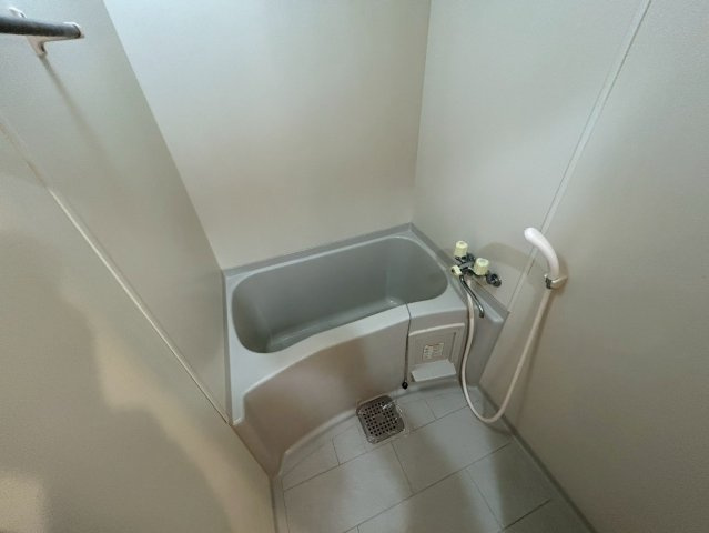 アミーグランコート三宮の浴室|同物件別部屋写真