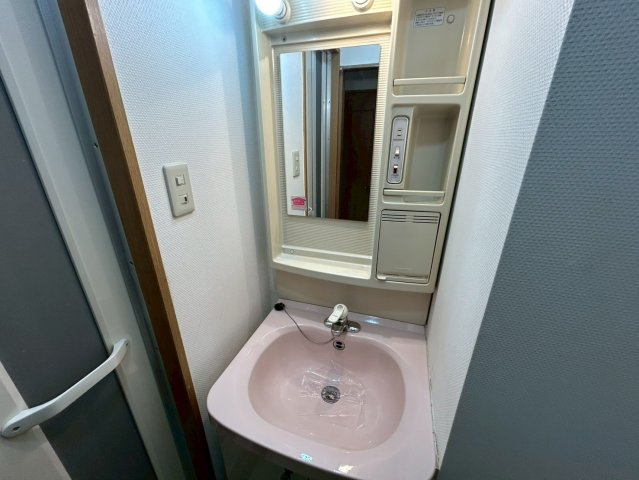 アミーグランコート三宮の洗面所|同物件別部屋写真
