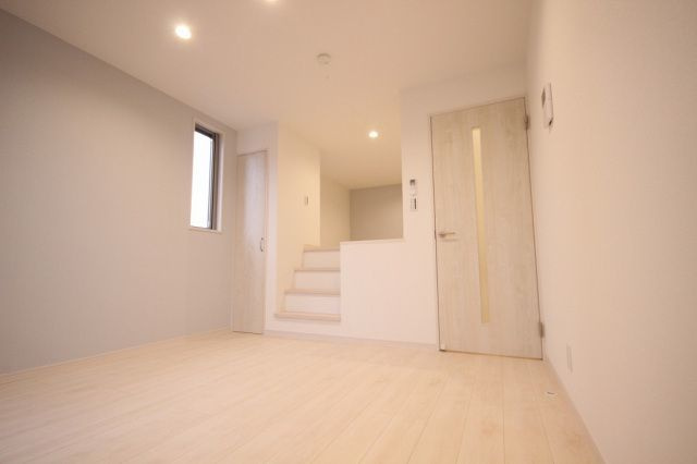 熊本市中央区琴平２丁目のアパートの居間・リビング