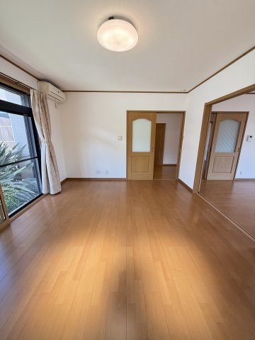 泉南市新家・中古戸建・90117の居間・リビング