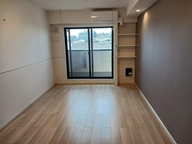 パインヴィレッジの居間・リビング