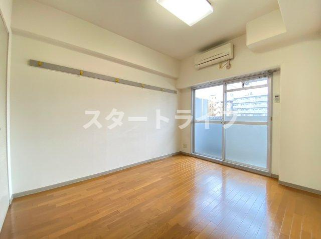 大阪市東淀川区東中島１丁目の賃貸マンションの居間・リビング