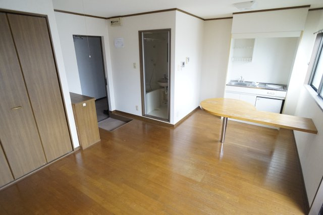 クレスト旭ケ丘の居間・リビング