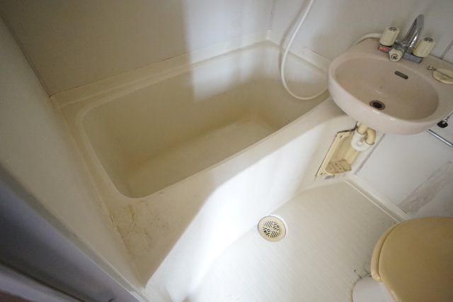 クレスト旭ケ丘の浴室