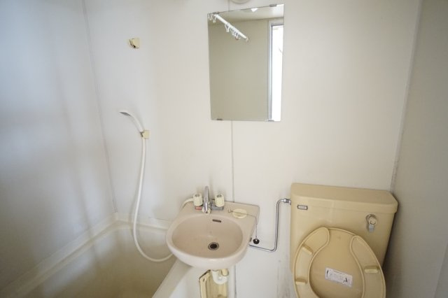 クレスト旭ケ丘の洗面所