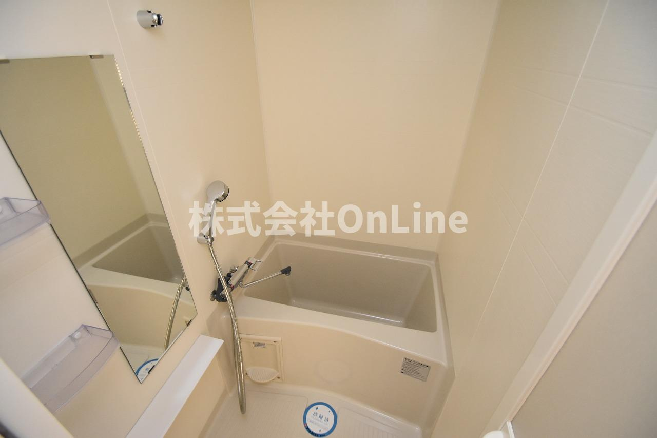 アドバンス大阪バレンシアの浴室