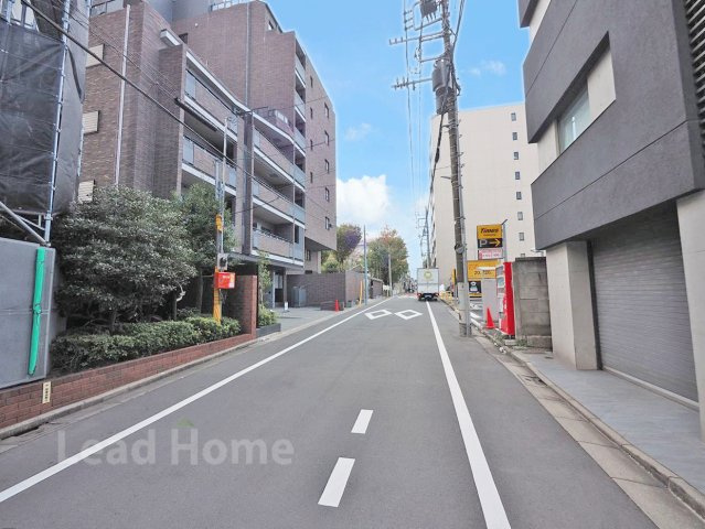 【その他】 | ヴィーナ・パルテール | 前面道路