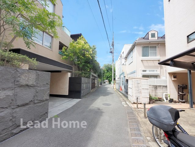 【その他】 | オープンレジデンシア代々木ザ・ハウス | 前面道路