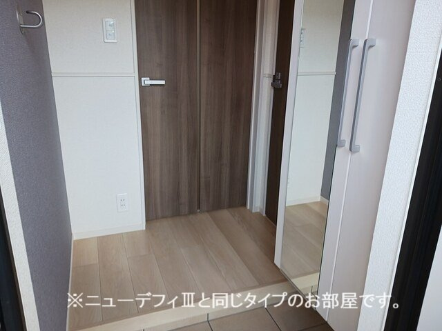 ヒカルサ西大宮の玄関