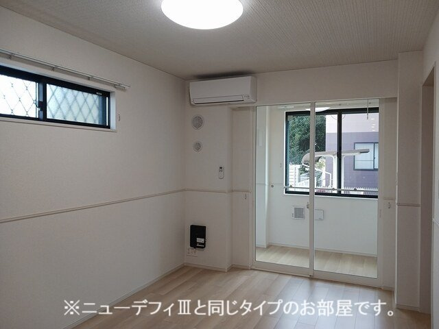 ヒカルサ西大宮の居間・リビング