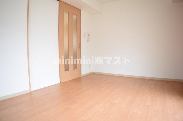 グレース上本町の居間・リビング