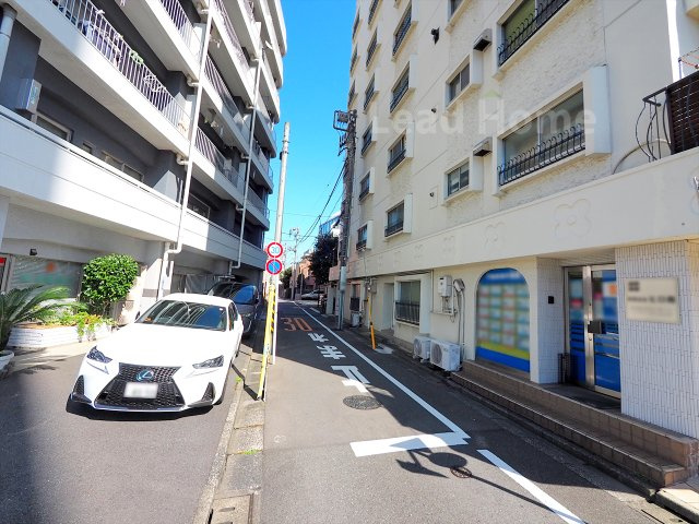 【その他】 | 代々木パビリオン | 前面道路