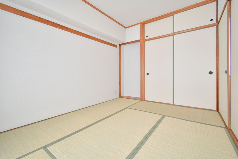 久留米市東櫛原町の賃貸マンションの寝室|落ち着いた色調の寝室です