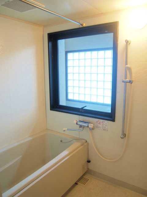 久留米市東櫛原町の賃貸マンションの浴室|日々の暮らしに欠かせないお風呂です