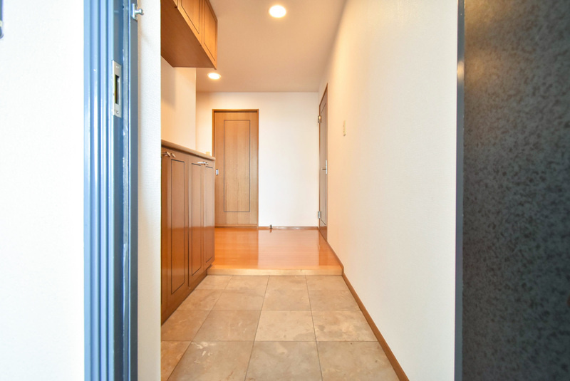 久留米市東櫛原町の賃貸マンションの玄関|ゆったりとした玄関です