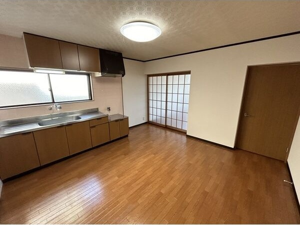 ロイヤルパレス21　　刈谷市近郊の賃貸はクラスホーム刈谷店の居間・リビング