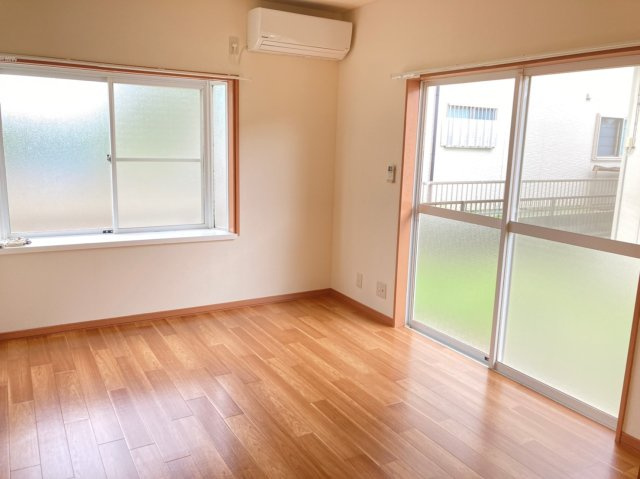 桐生市新里町新川の一戸建ての居間・リビング|現状有姿とさせていただきます。