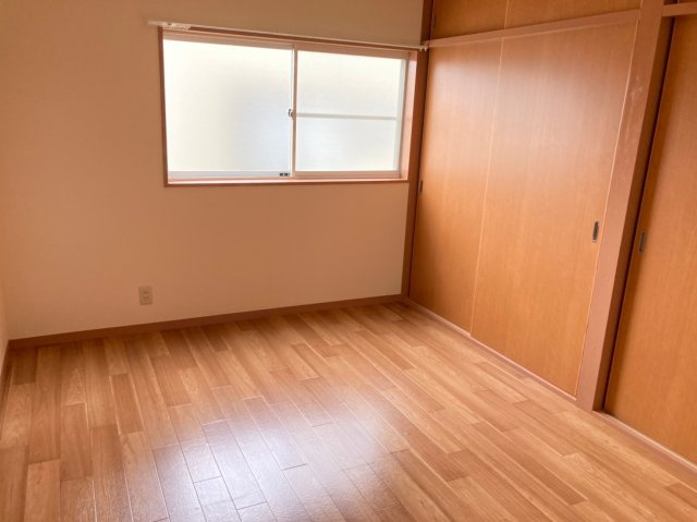 桐生市新里町新川の一戸建ての寝室|現状有姿とさせていただきます。