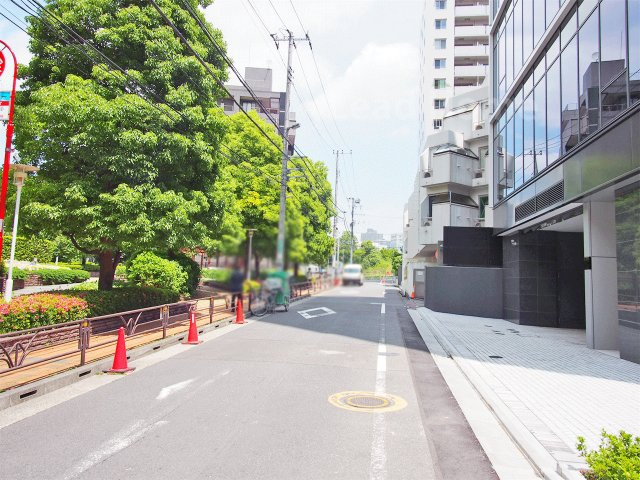 【その他】 | 青山パークタワー | 前面道路
