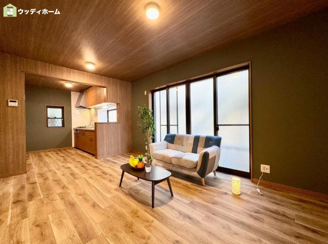 春日部市大畑　中古一戸建ての居間・リビング