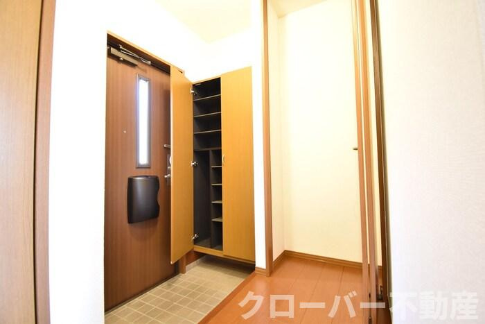 コウジィーコート前川Ⅱ A棟の玄関|シューズボックス（トールタイプ）