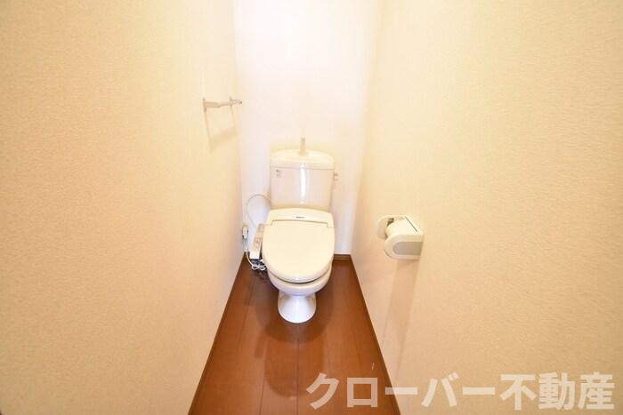 コウジィーコート前川Ⅱ A棟のトイレ|温水洗浄暖房便座