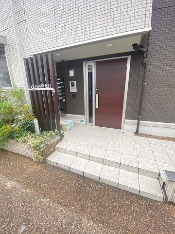 アクシス西宮北口のエントランス