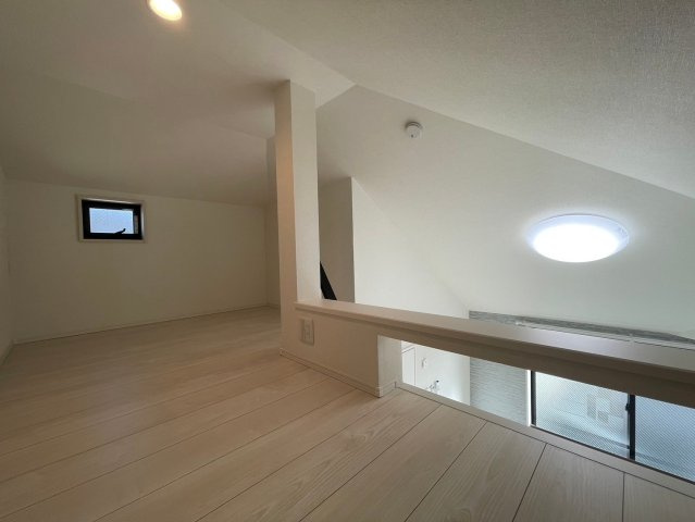KOMOREBI の内装