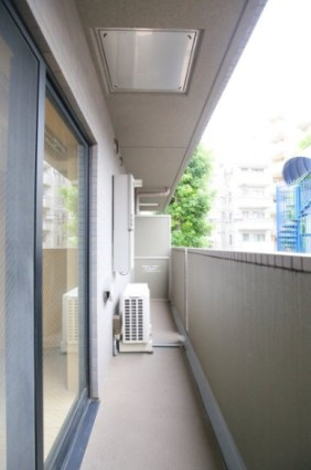中野区丸山２丁目の賃貸マンションのバルコニー