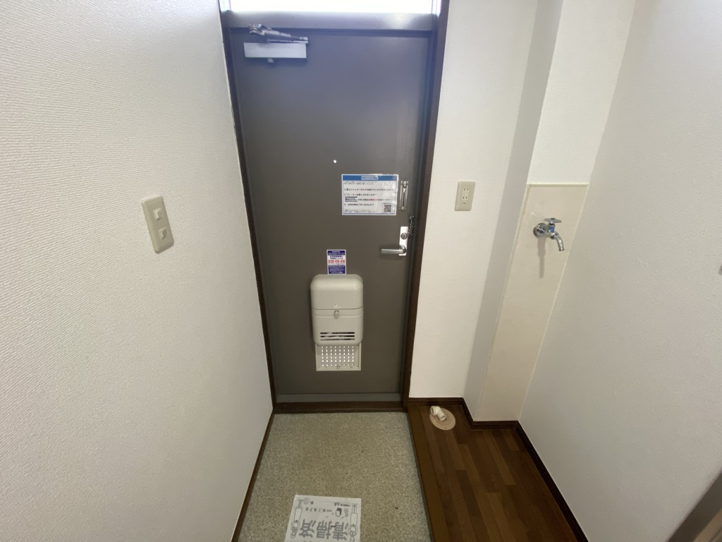 シティハイムサンセットの玄関