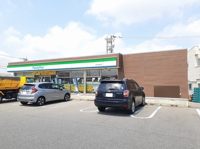 アニージョ・輪の周辺|ファミリーマート　問屋町店まで550m