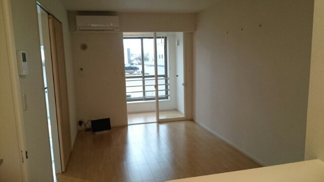 サンアヴェニューⅡの居間・リビング