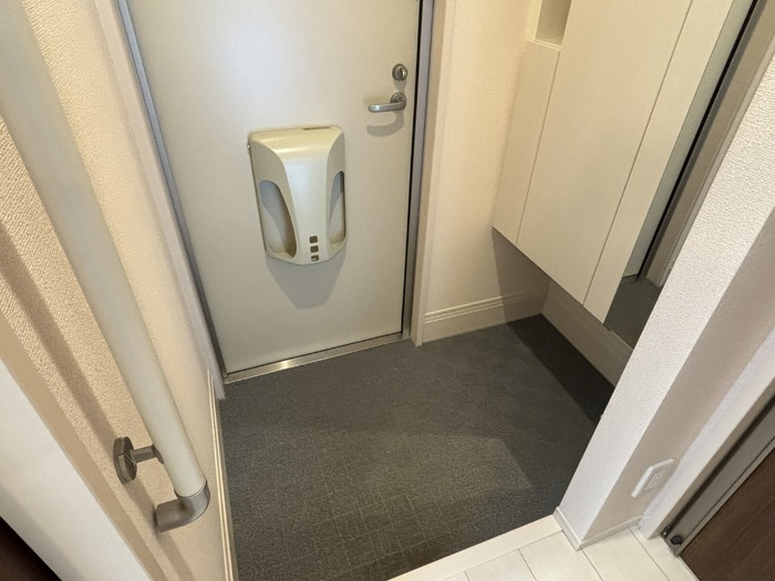 コーポラスみのりの玄関