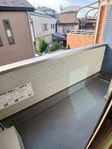 プリムール栄生のバルコニー