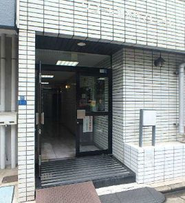 【エントランス】 | 落ち着いたエントランスです