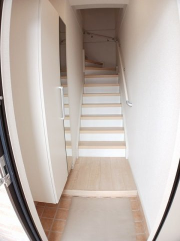 ＲＥＶＥ馬木　Ａの玄関