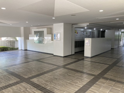 【ロビー】 | 230403東建ニューハイツ元加賀 | 落ち着いたロビーです