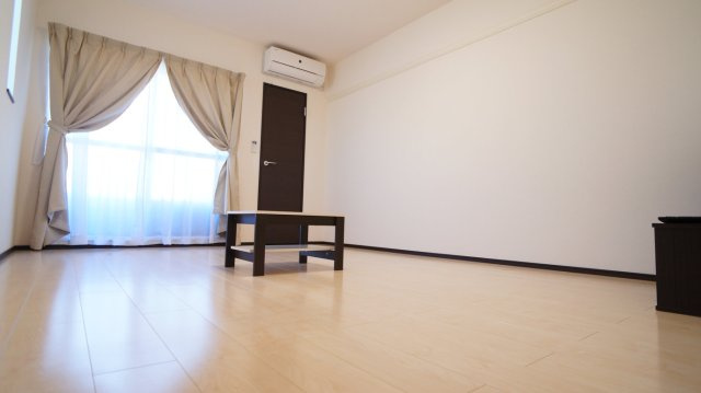 レオネクストハイツしののめの居間・リビング