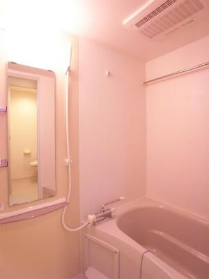 リブリ・にれの木の浴室