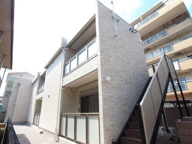 リブリ・にれの木の外観